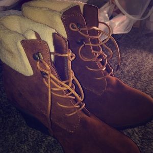 im going to be selling yoki heels.